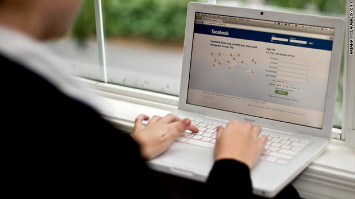 5 fraze scrise pe Facebook care iti pot aduce concedierea